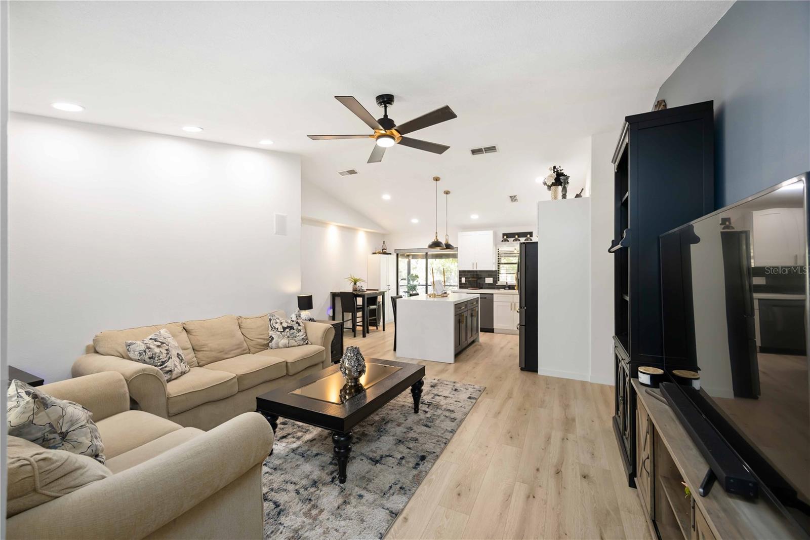 5707 DEER HOLLOW LN W