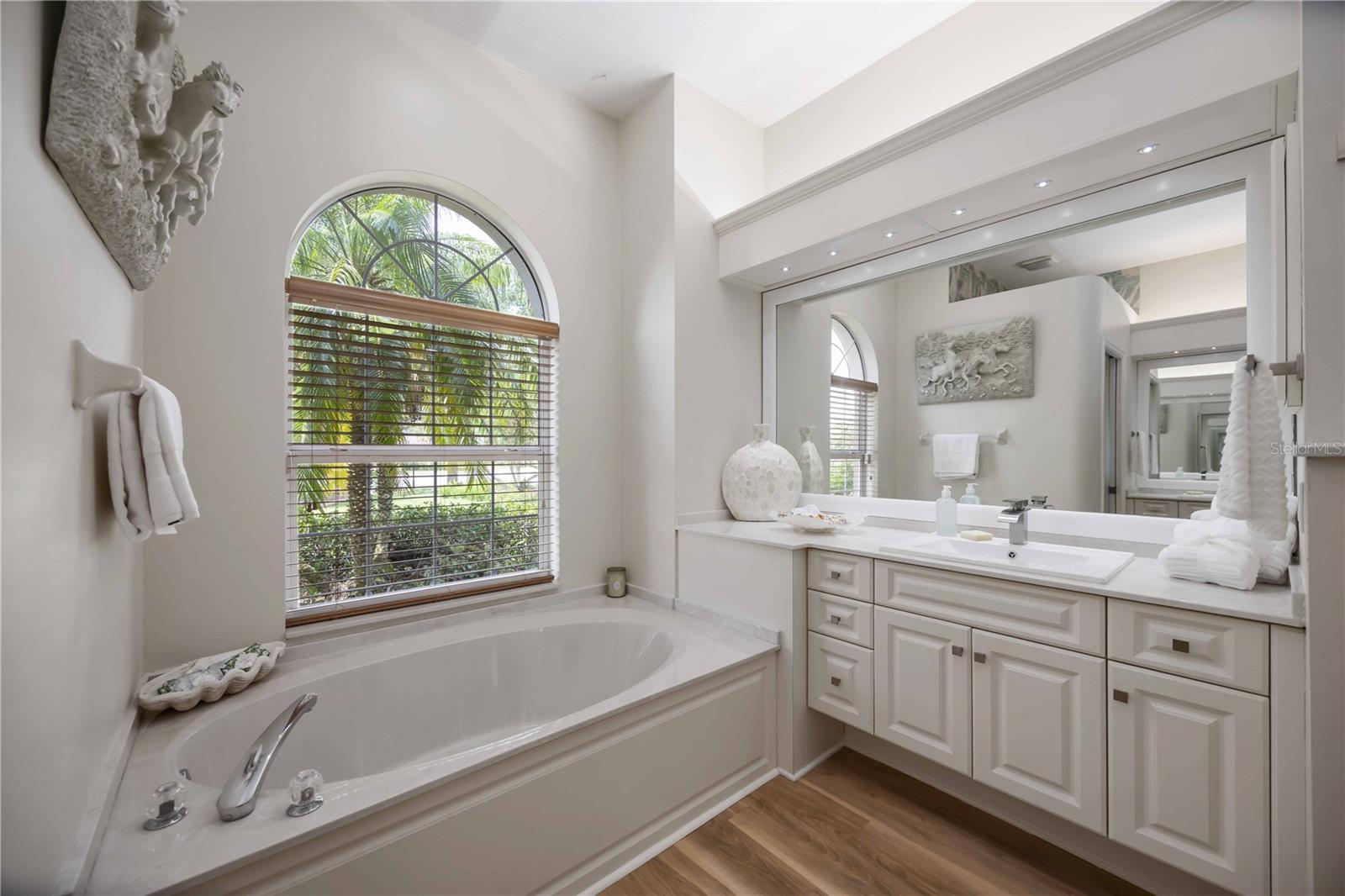 9915 OLD HYDE PARK PL