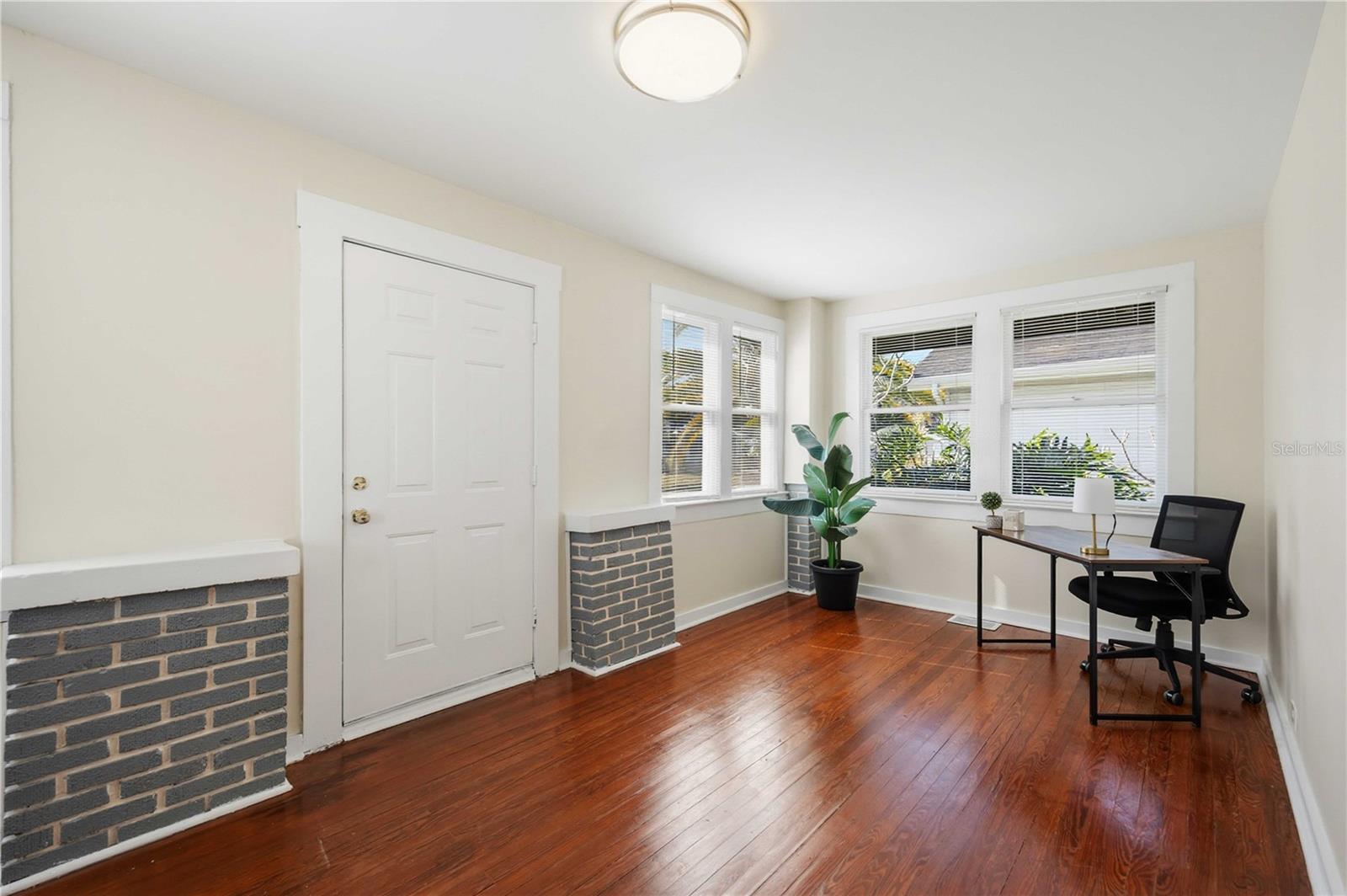 2710 3RD AVE W