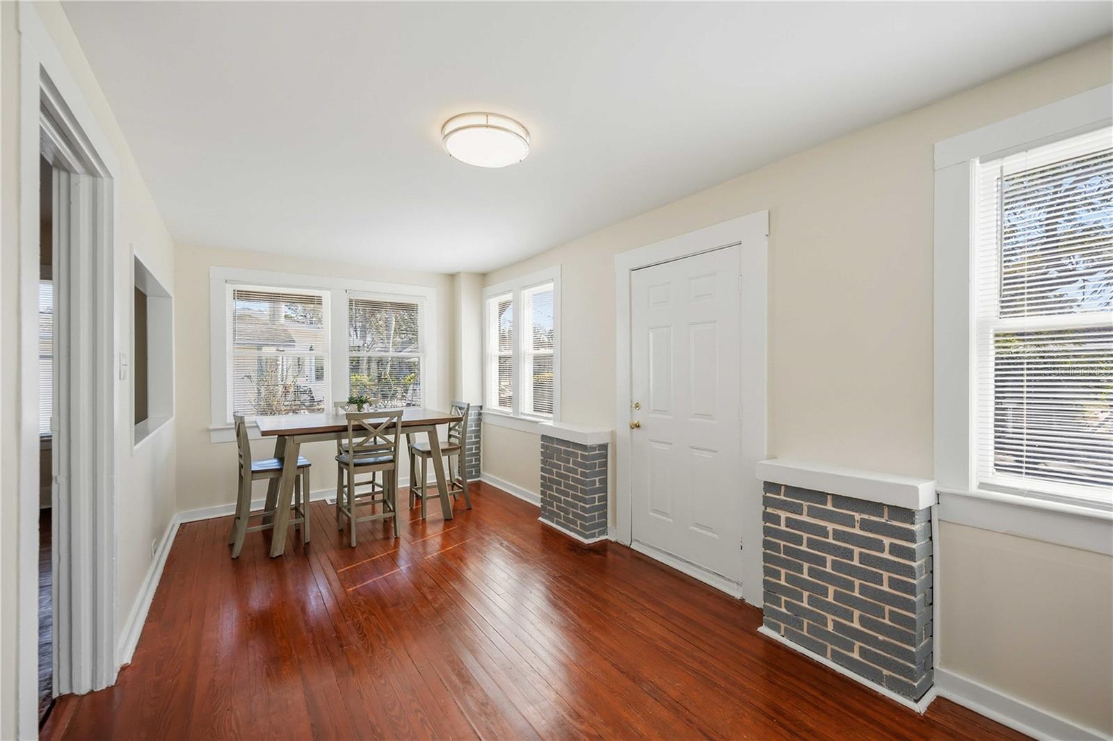 2710 3RD AVE W