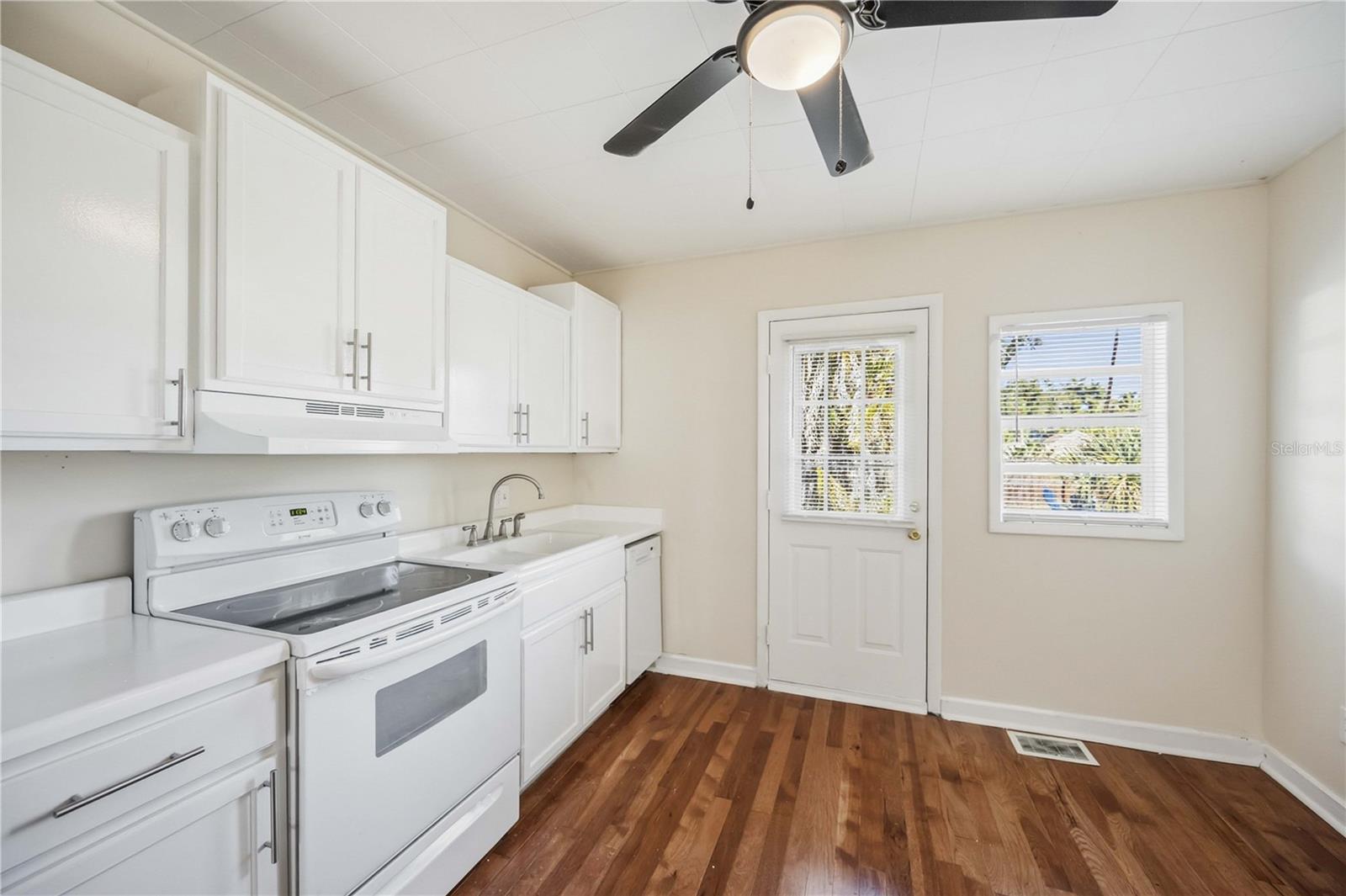 2710 3RD AVE W
