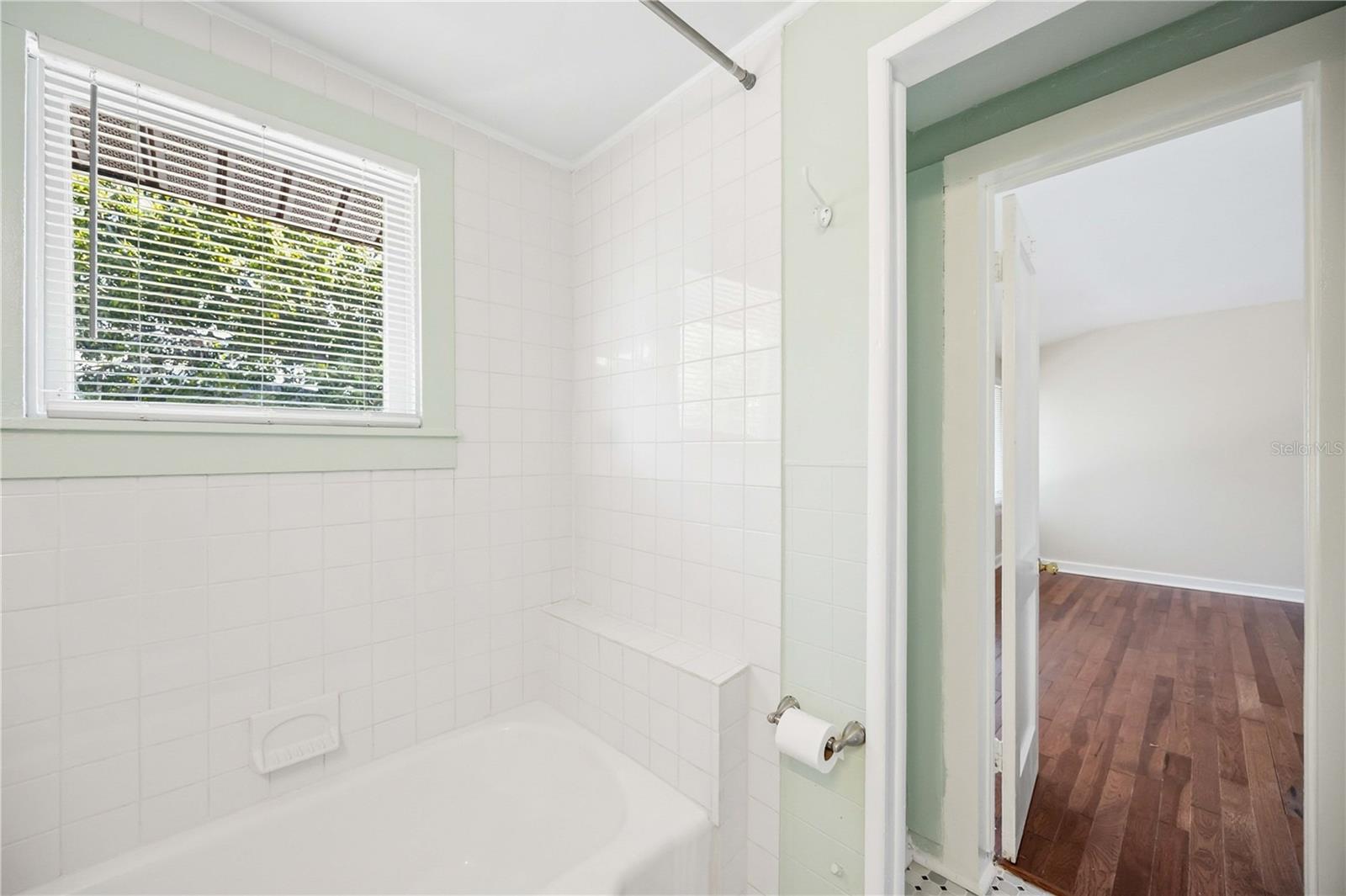 2710 3RD AVE W