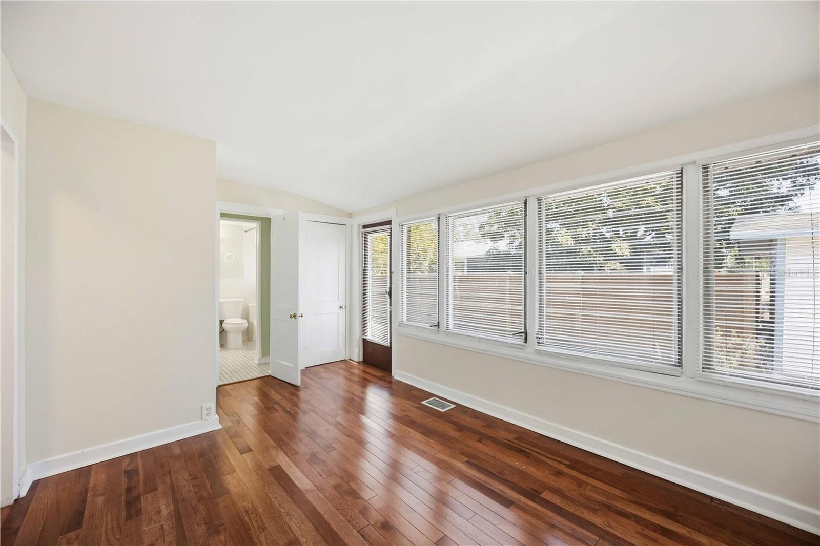 2710 3RD AVE W
