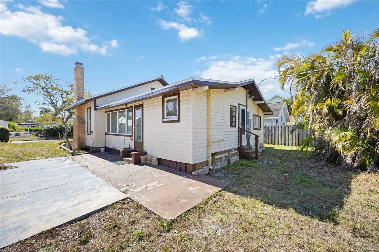 2710 3RD AVE W