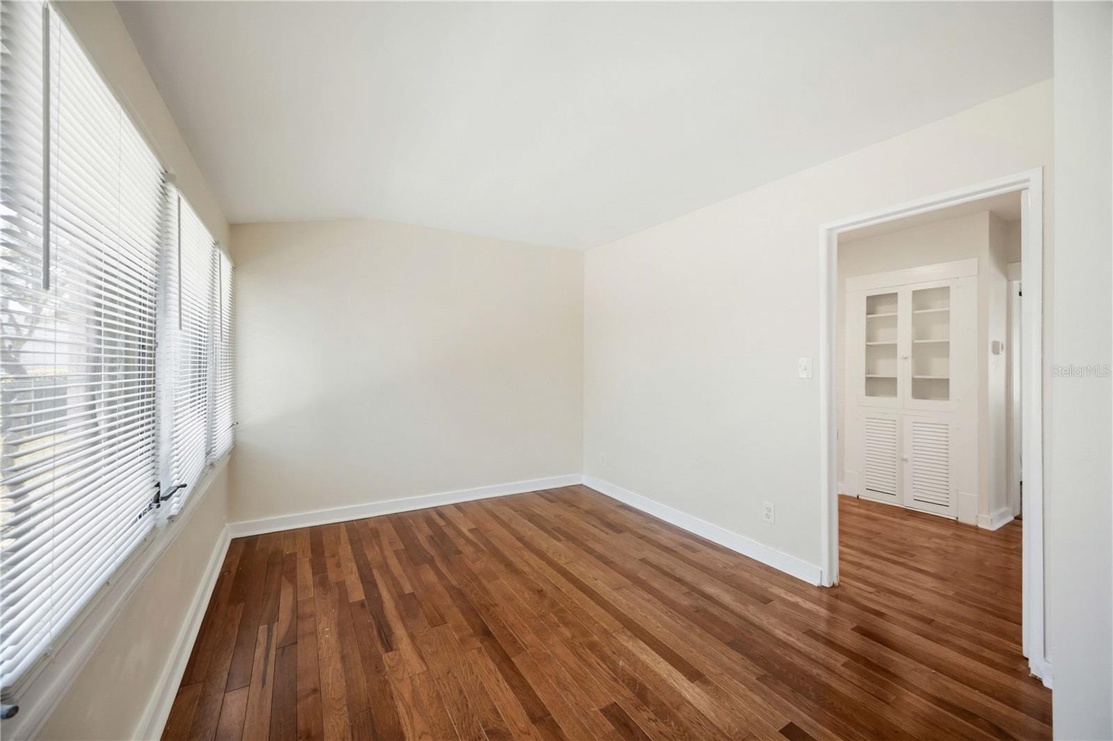 2710 3RD AVE W