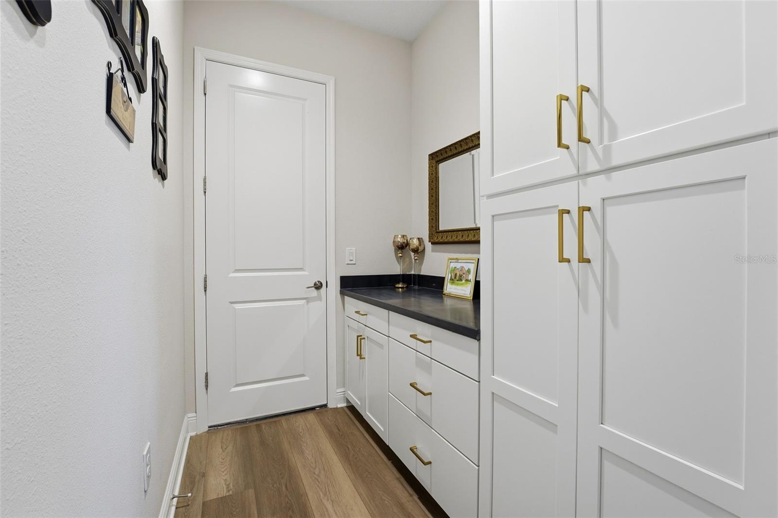 14307 SKIPPING STONE LOOP