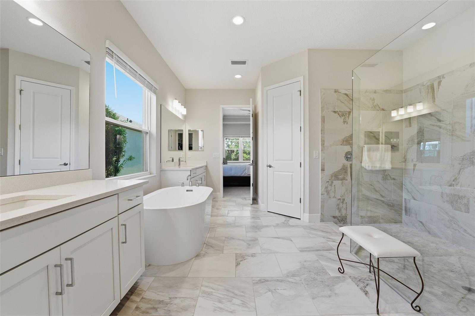 14307 SKIPPING STONE LOOP