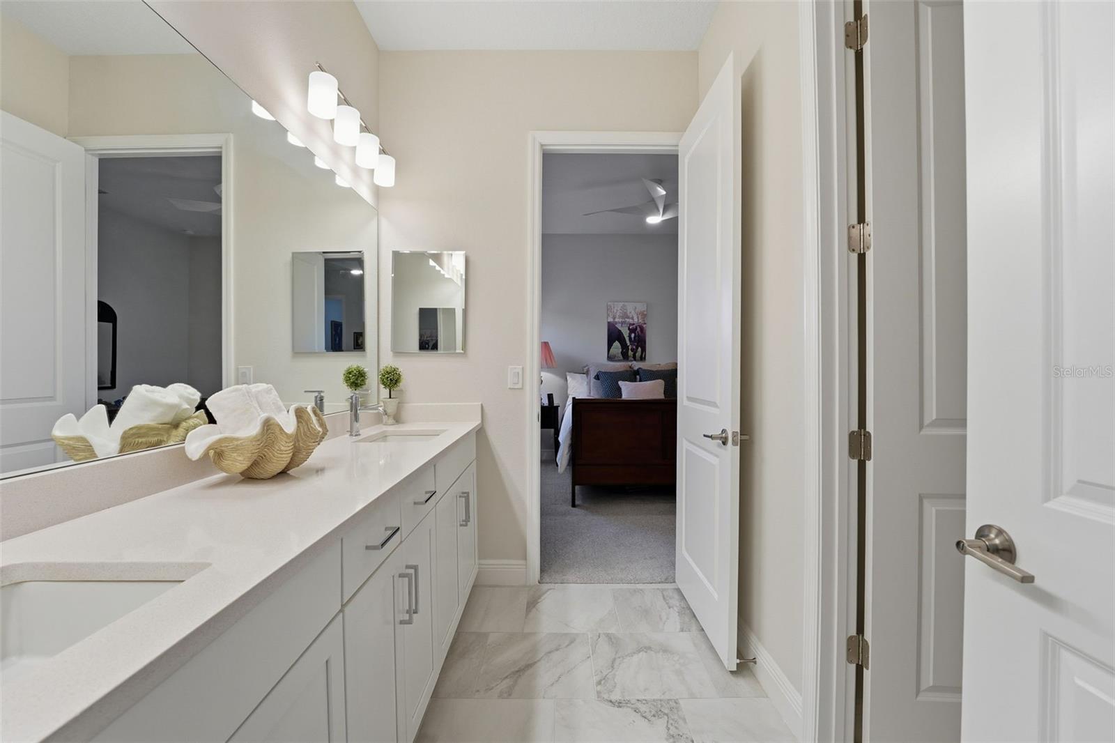 14307 SKIPPING STONE LOOP