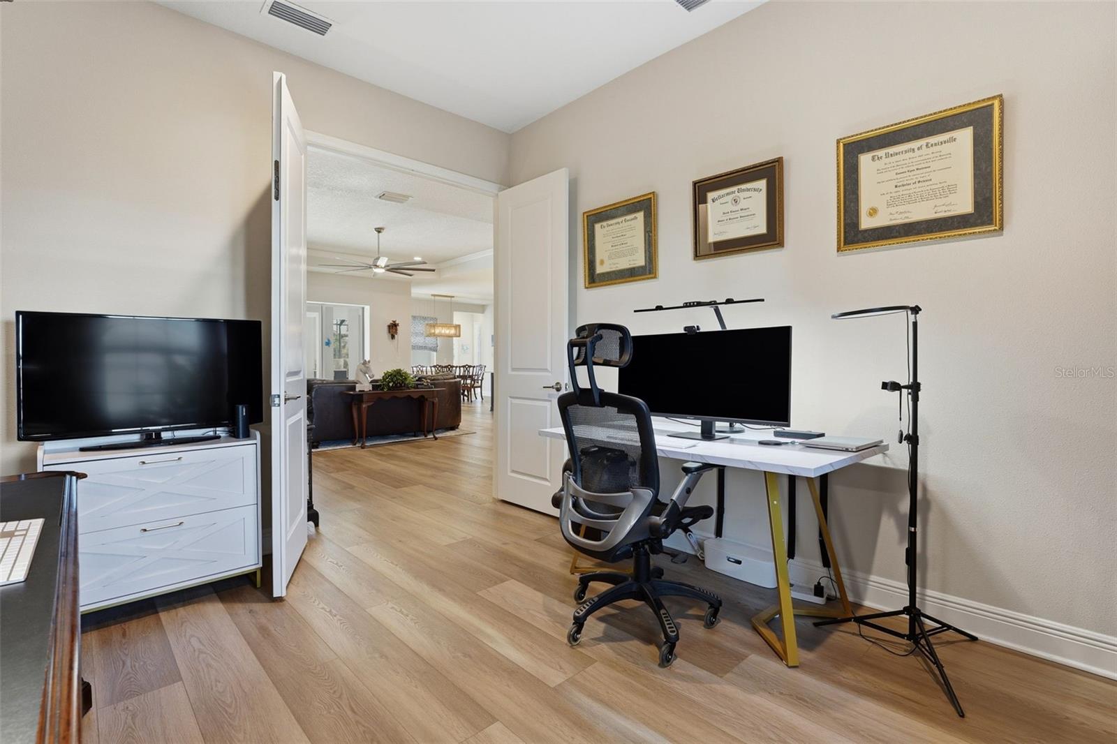 14307 SKIPPING STONE LOOP