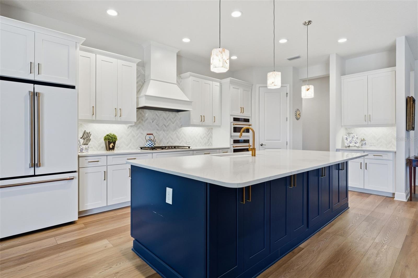 14307 SKIPPING STONE LOOP