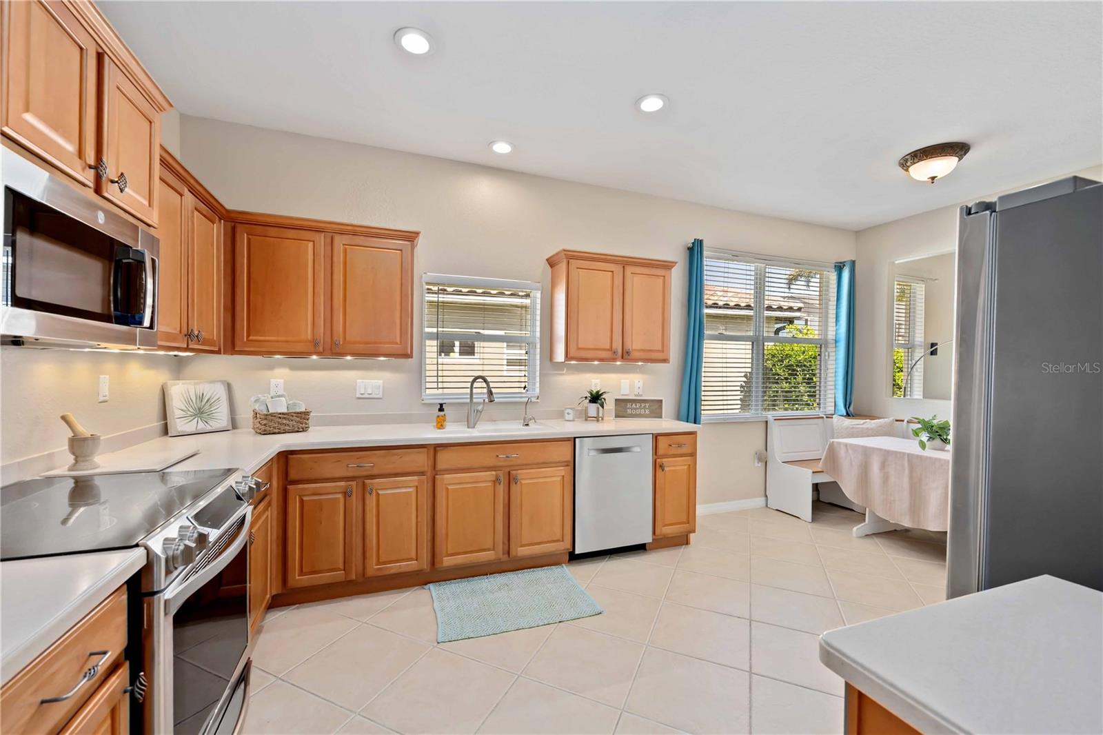 8769 MONTEREY BAY LOOP