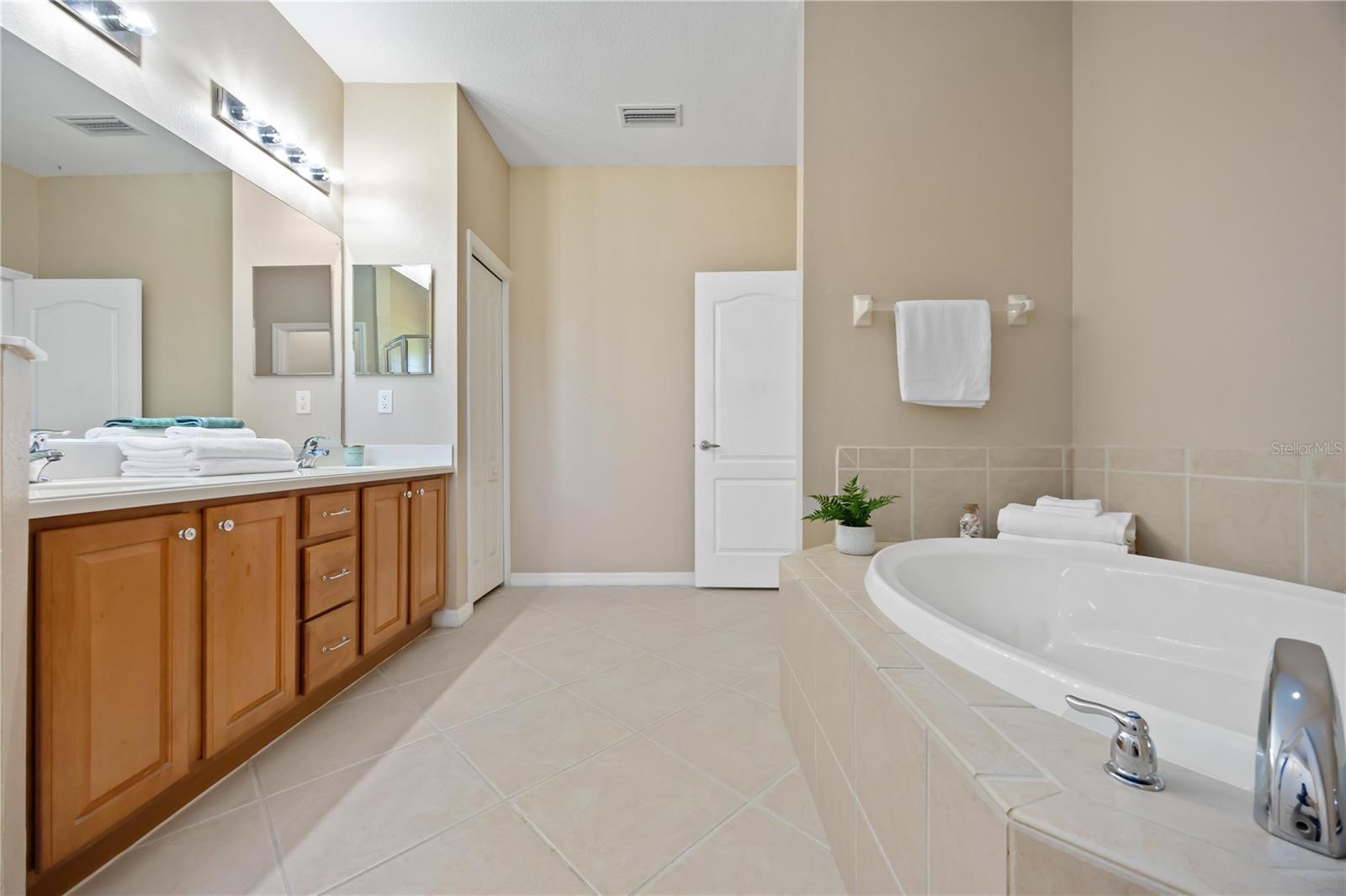 8769 MONTEREY BAY LOOP