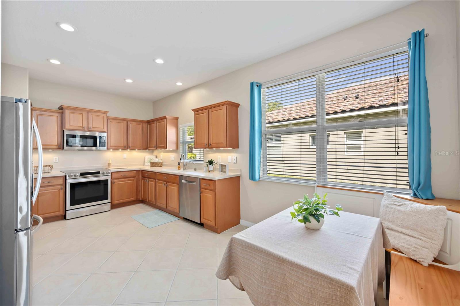 8769 MONTEREY BAY LOOP