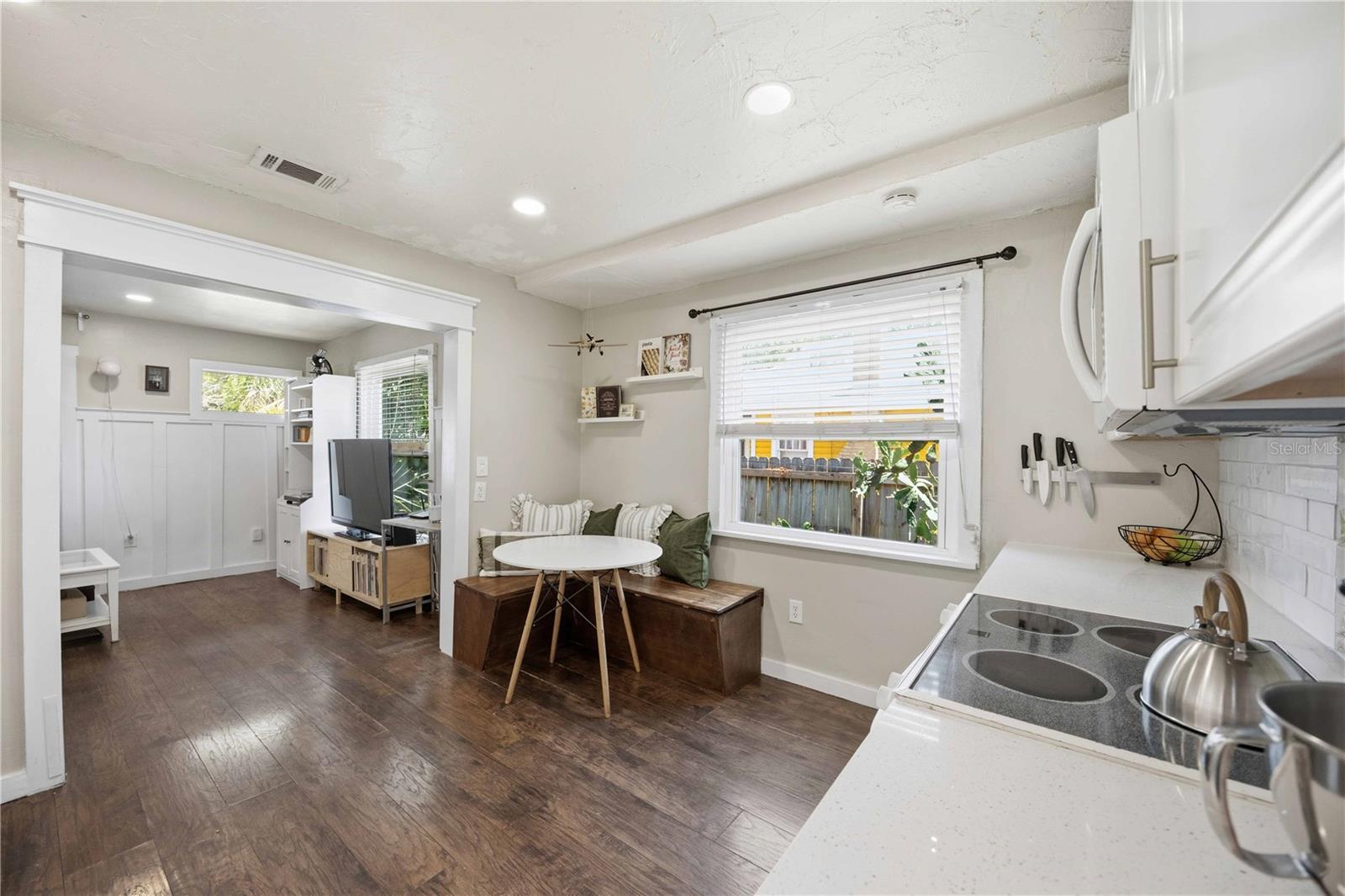 1223 12TH AVE W