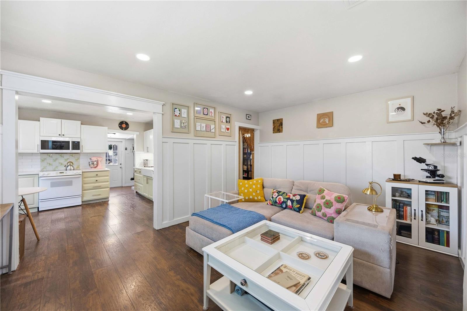 1223 12TH AVE W