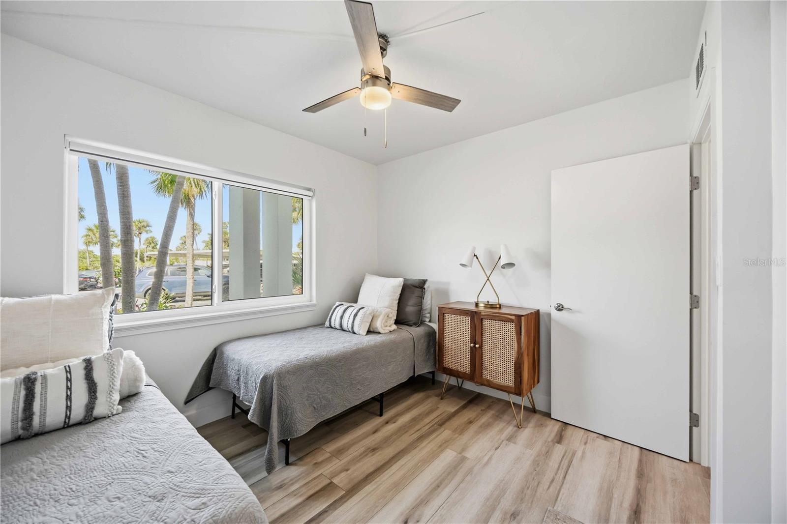 765 JOHN RINGLING BLVD #5