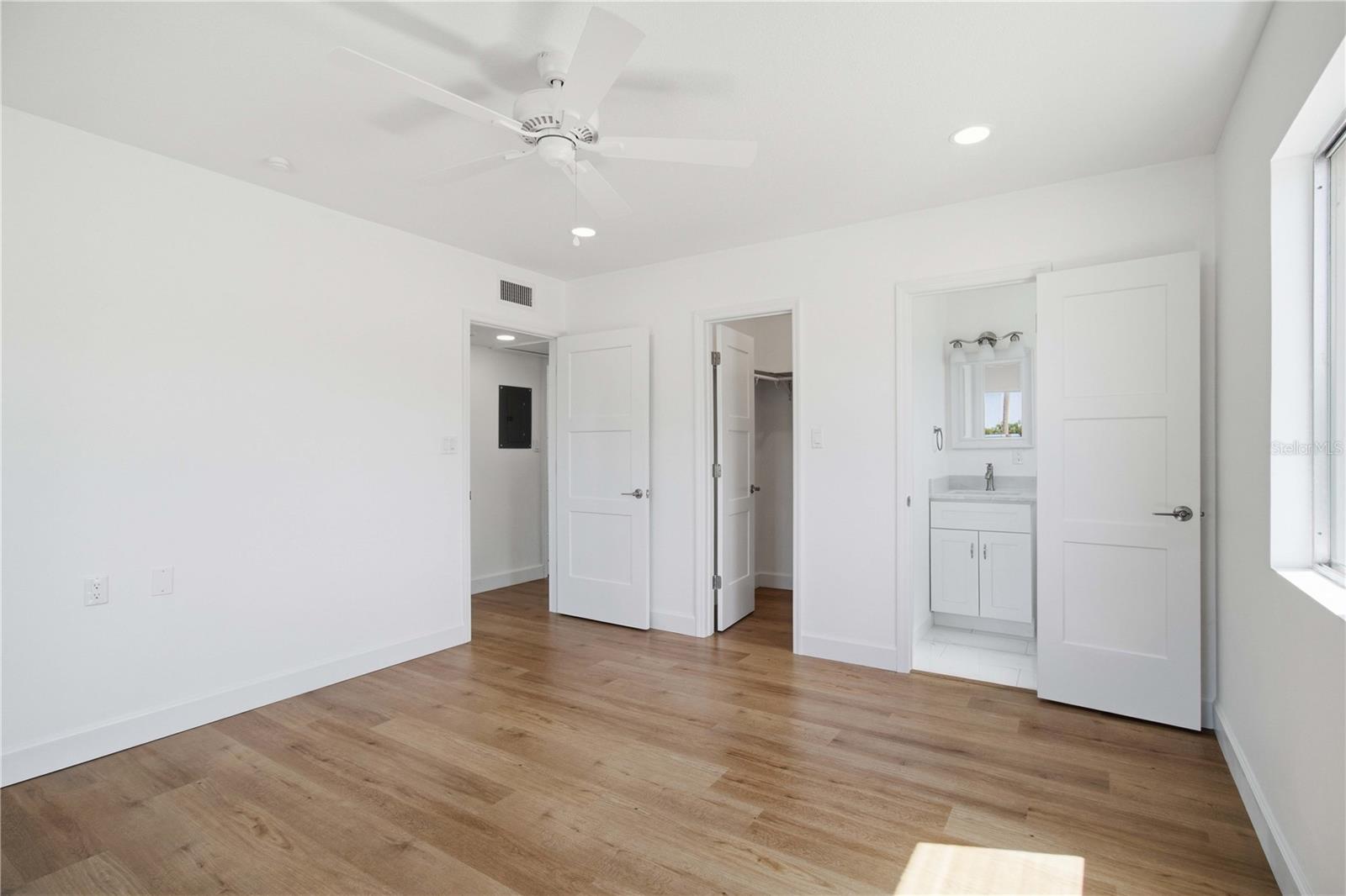 765 JOHN RINGLING BLVD #1