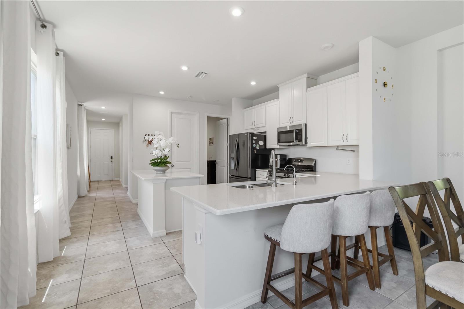 5517 SUMMIT GLN