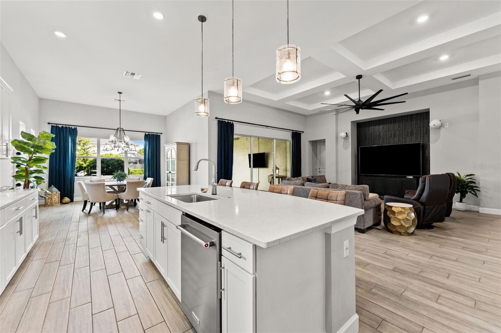 12111 BLUE HILL TRL