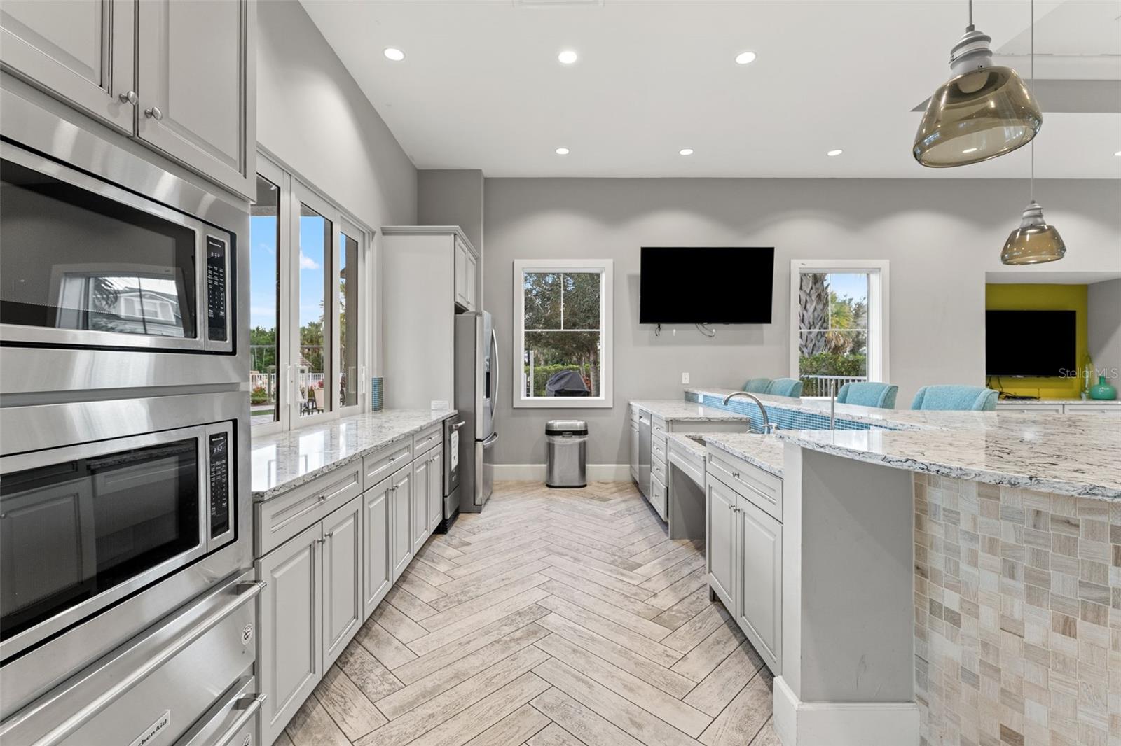 12111 BLUE HILL TRL