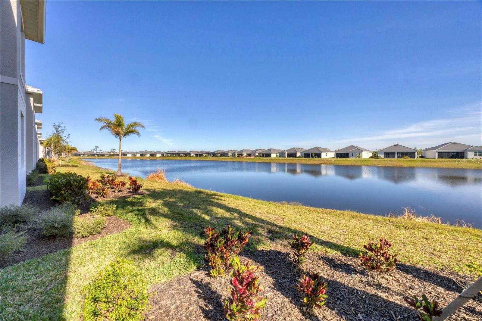 14214 HERITAGE LANDING BLVD #818