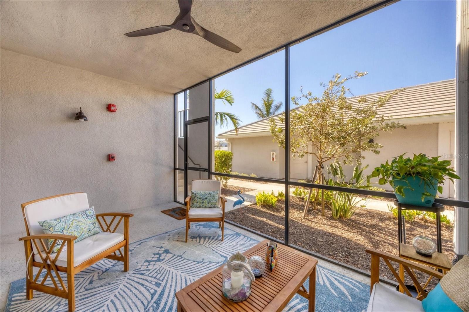 14214 HERITAGE LANDING BLVD #818