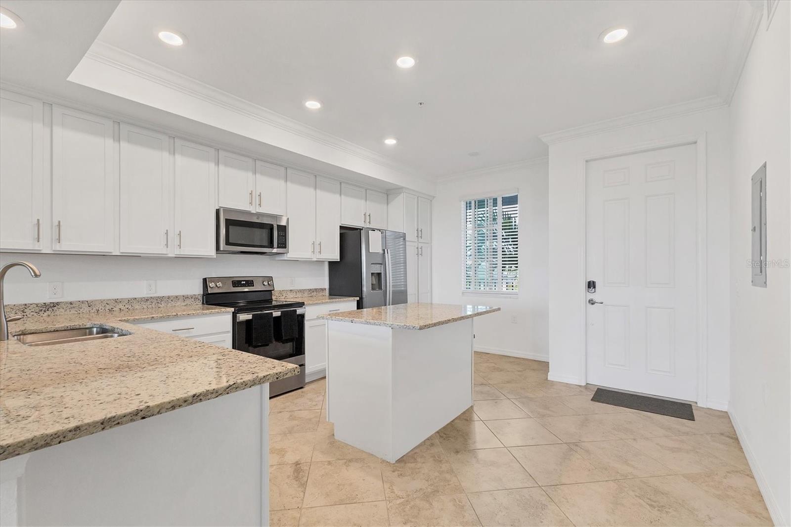 14071 HERITAGE LANDING BLVD #325