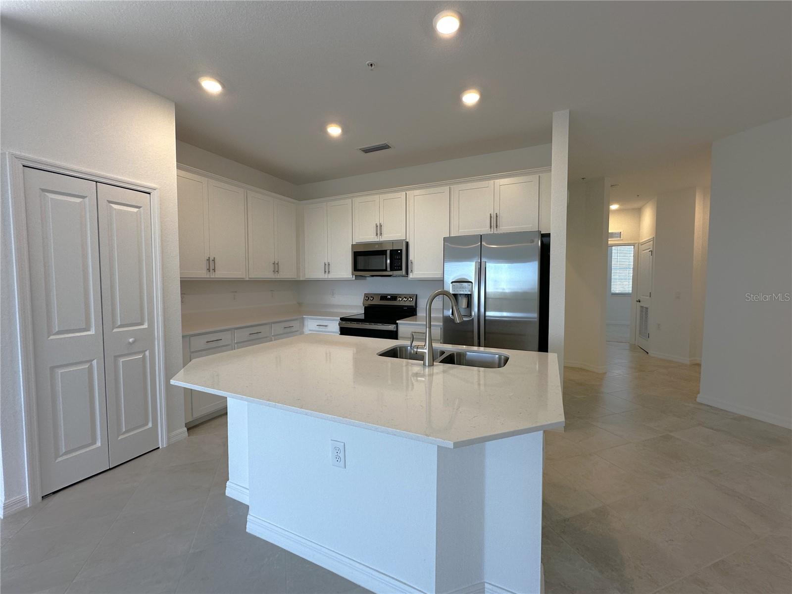 14211 HERITAGE LANDING BLVD #1438