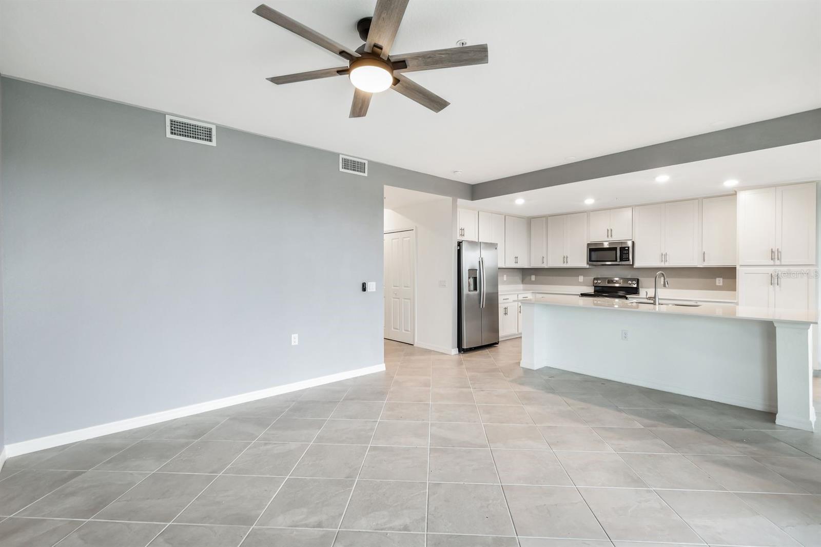 14141 HERITAGE LANDING BLVD #927