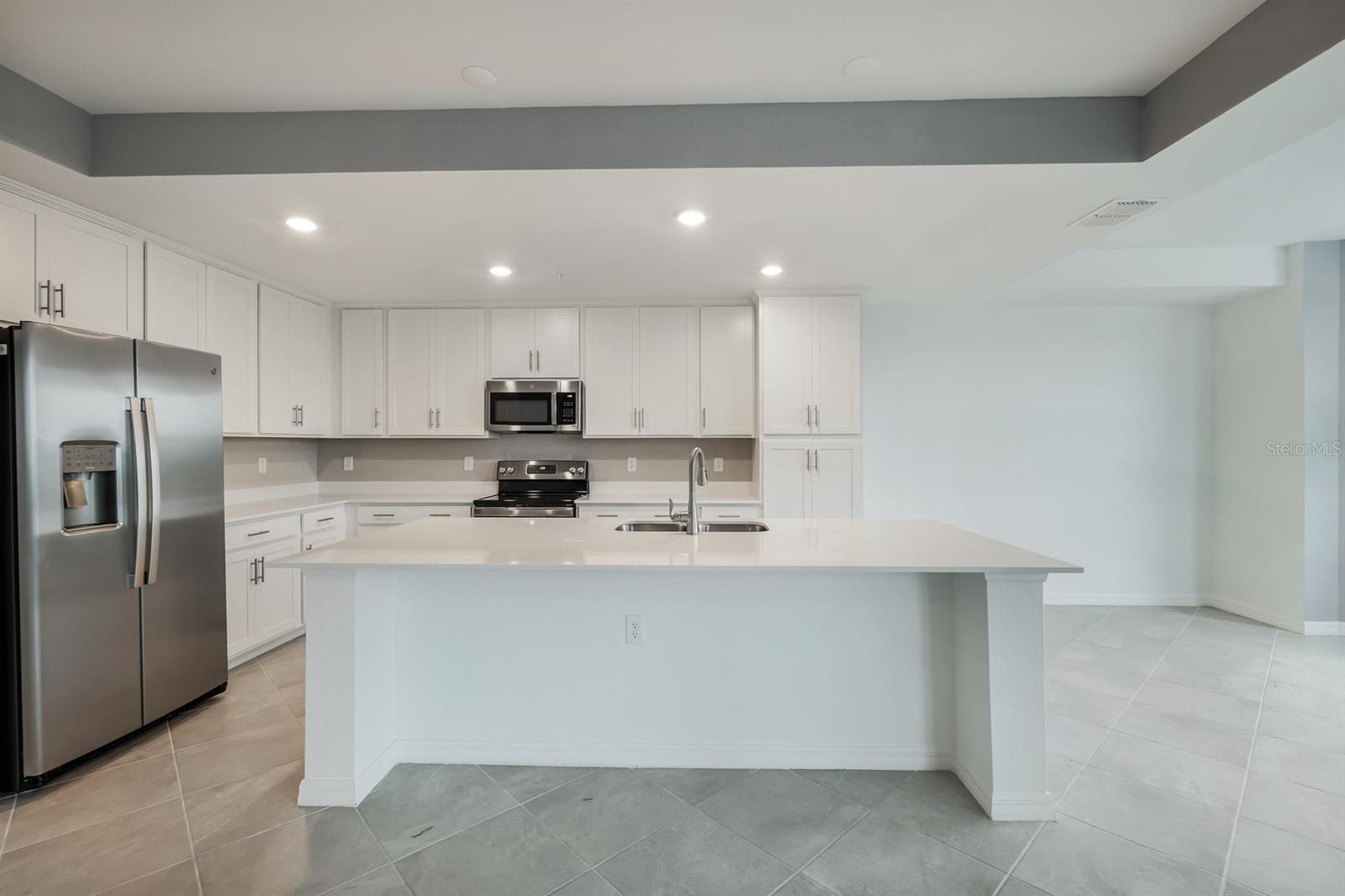 14141 HERITAGE LANDING BLVD #927