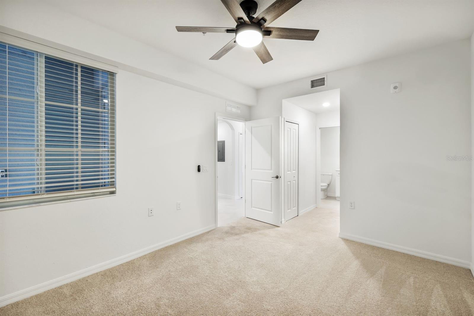 14141 HERITAGE LANDING BLVD #927