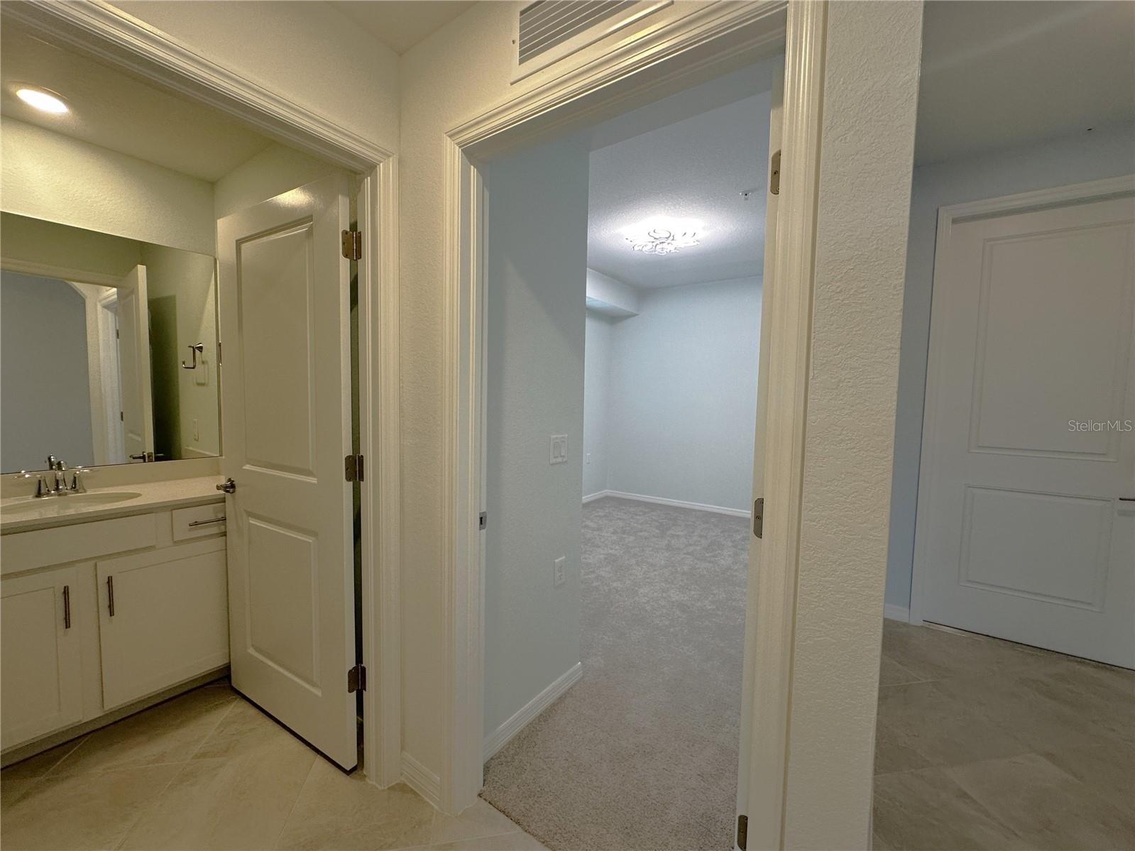 14211 HERITAGE LANDING BLVD #1422