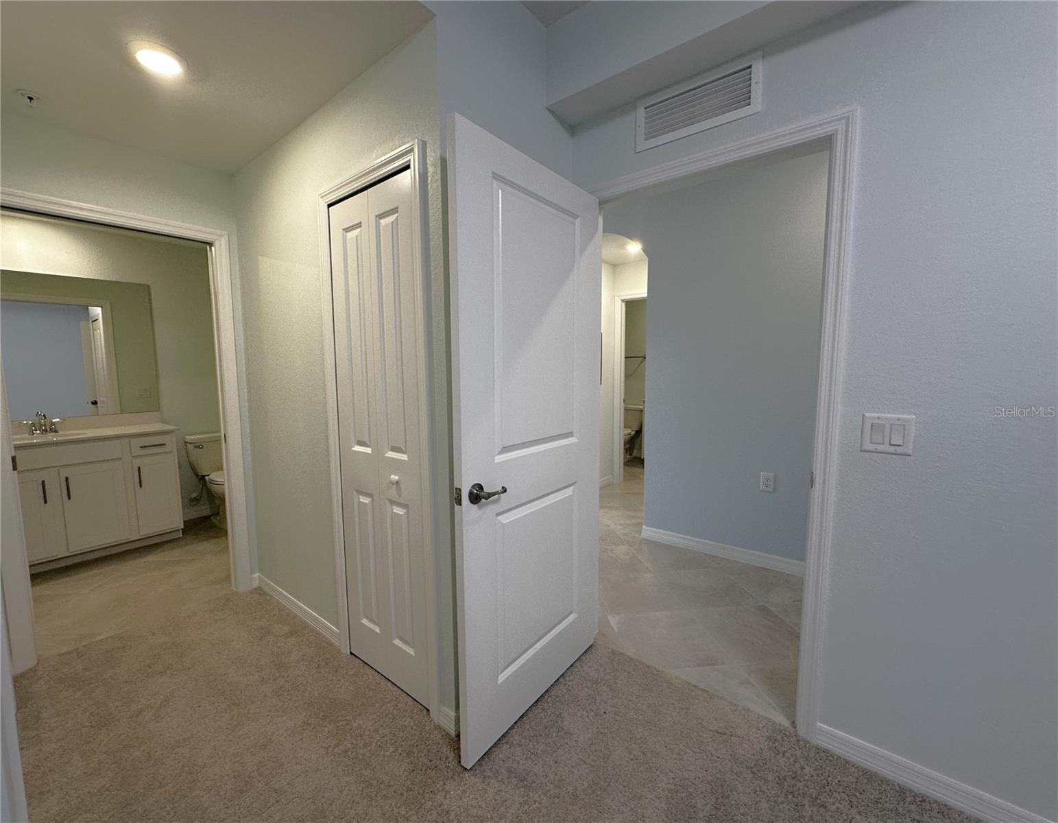 14211 HERITAGE LANDING BLVD #1422