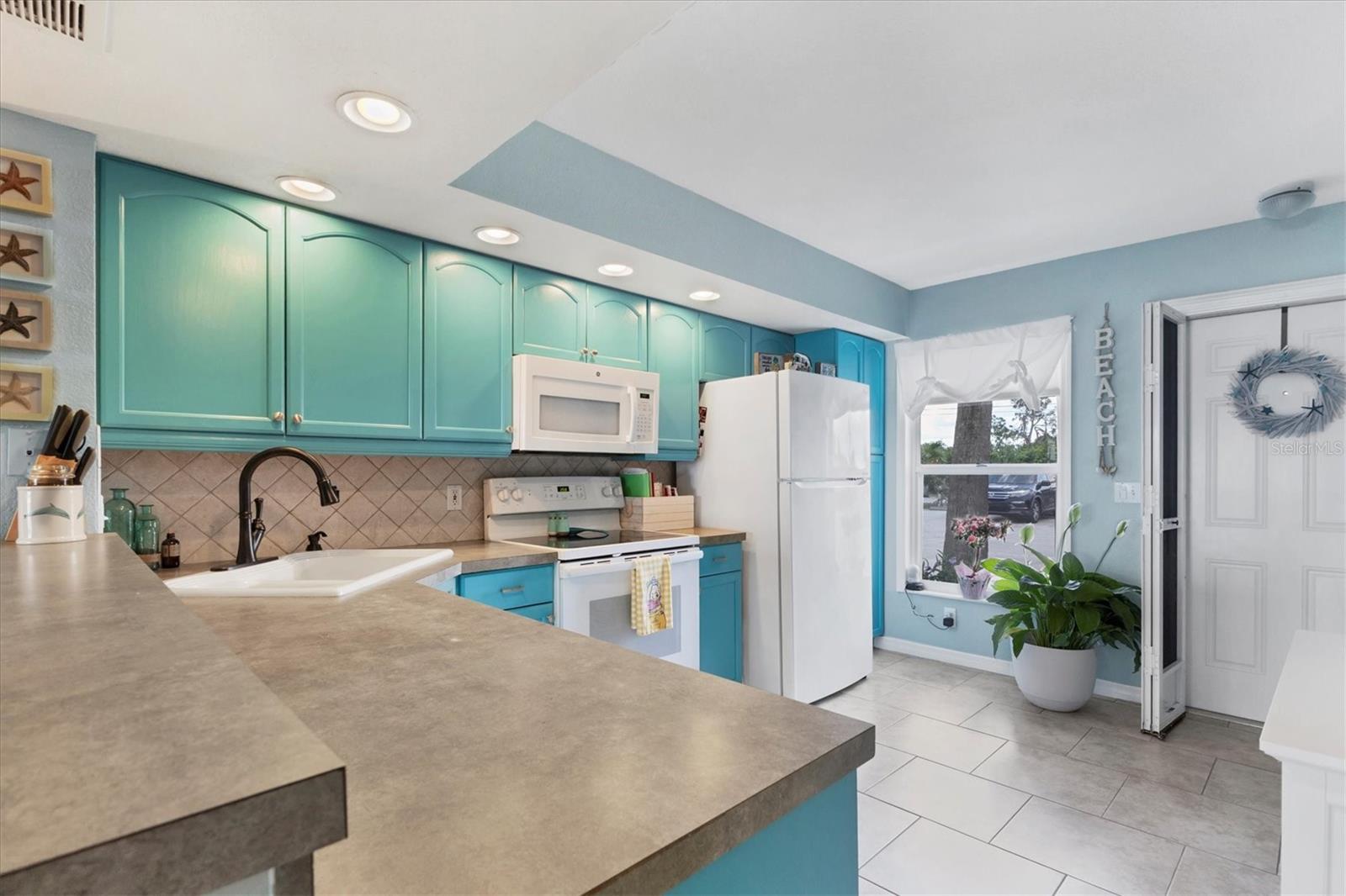 26310 RAMPART BLVD #504