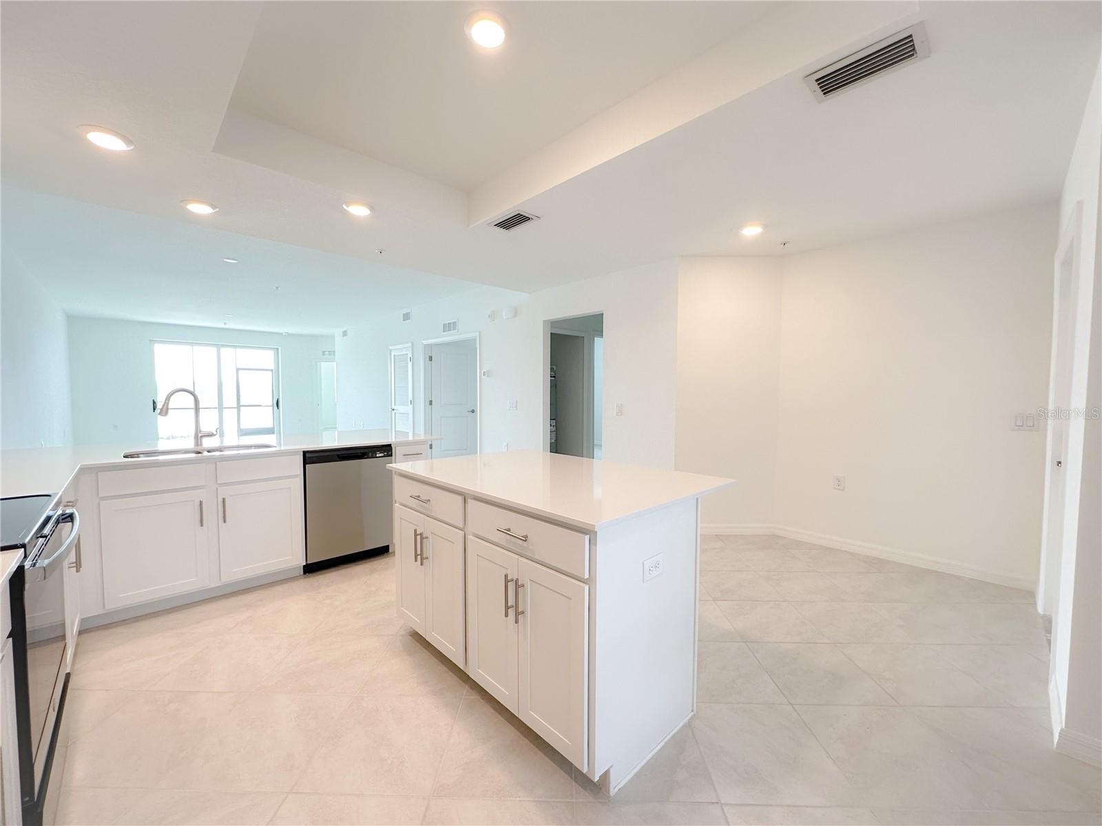 14204 HERITAGE LANDING BLVD #718