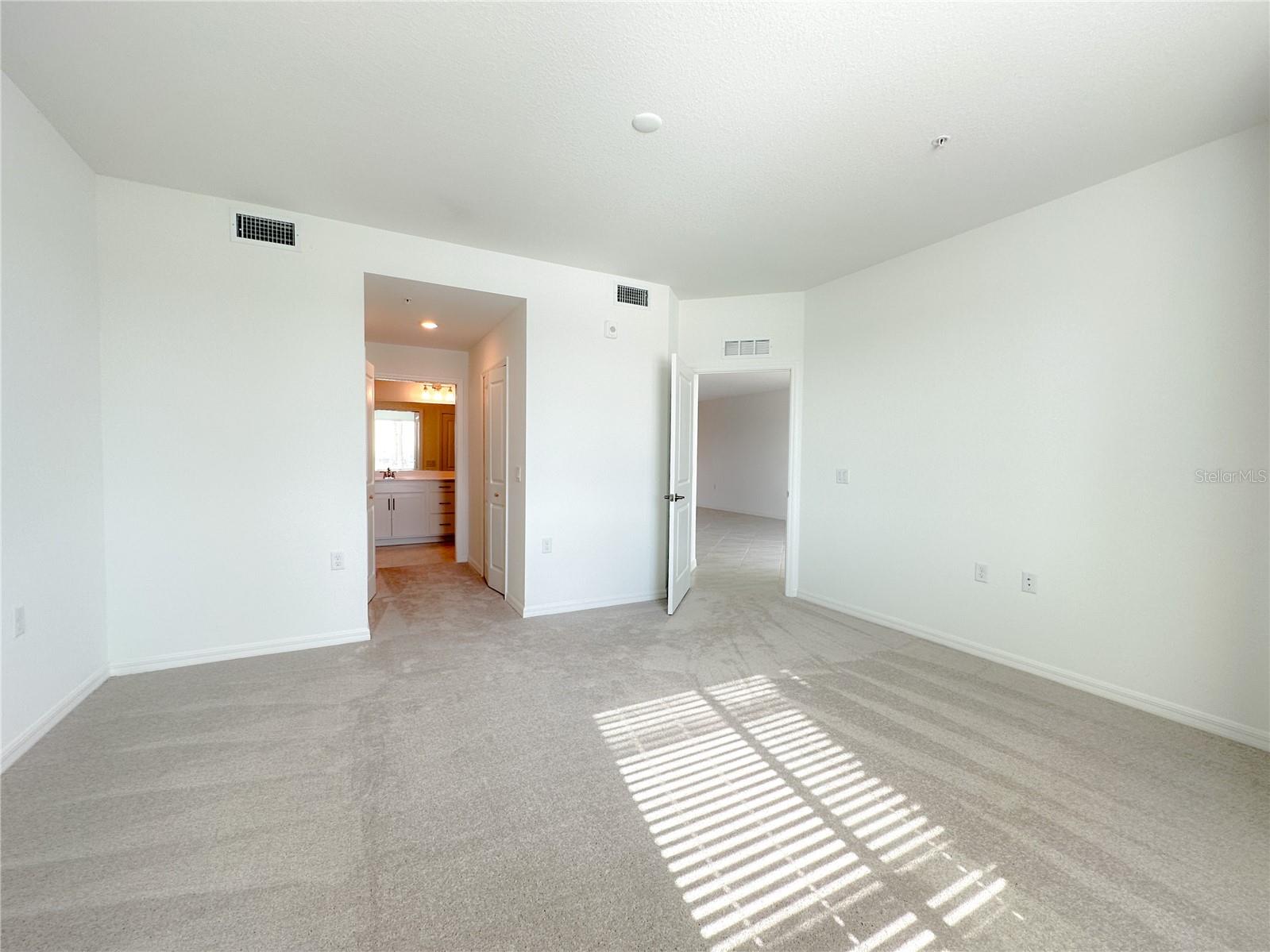 14204 HERITAGE LANDING BLVD #718