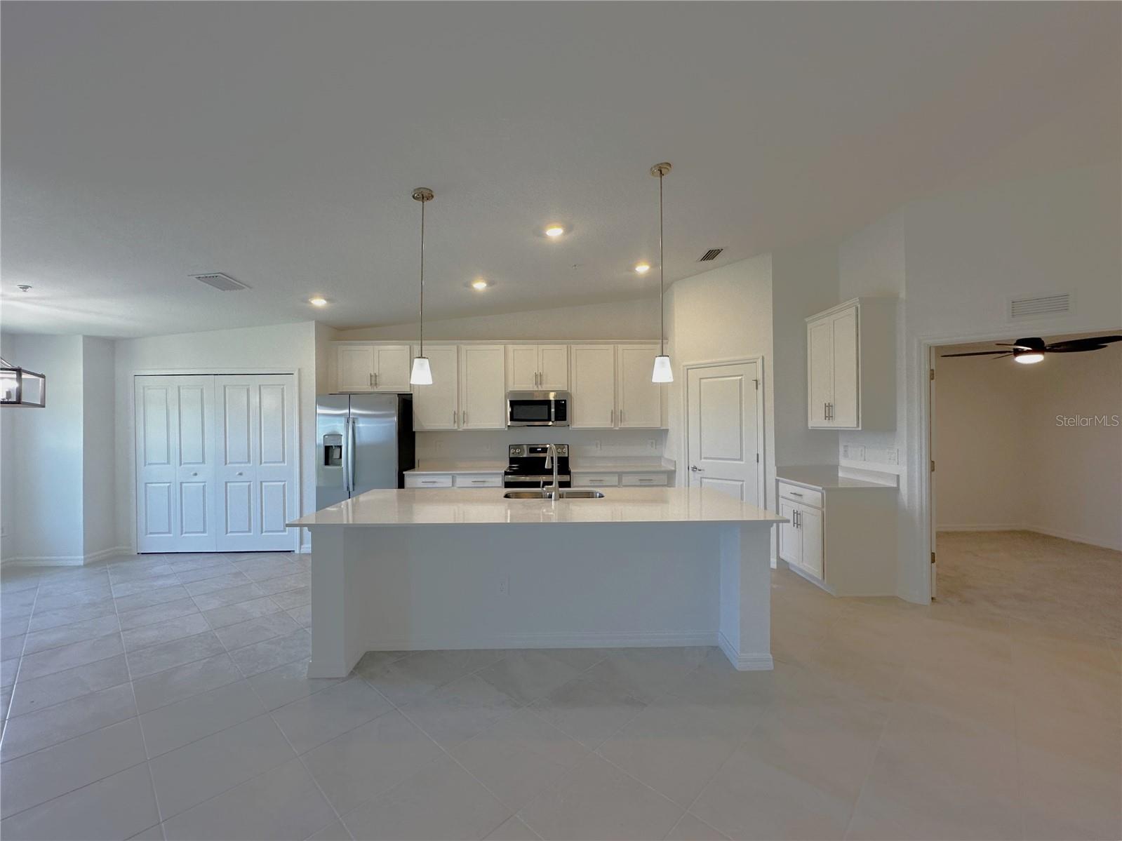 14271 HERITAGE LANDING BLVD #1523