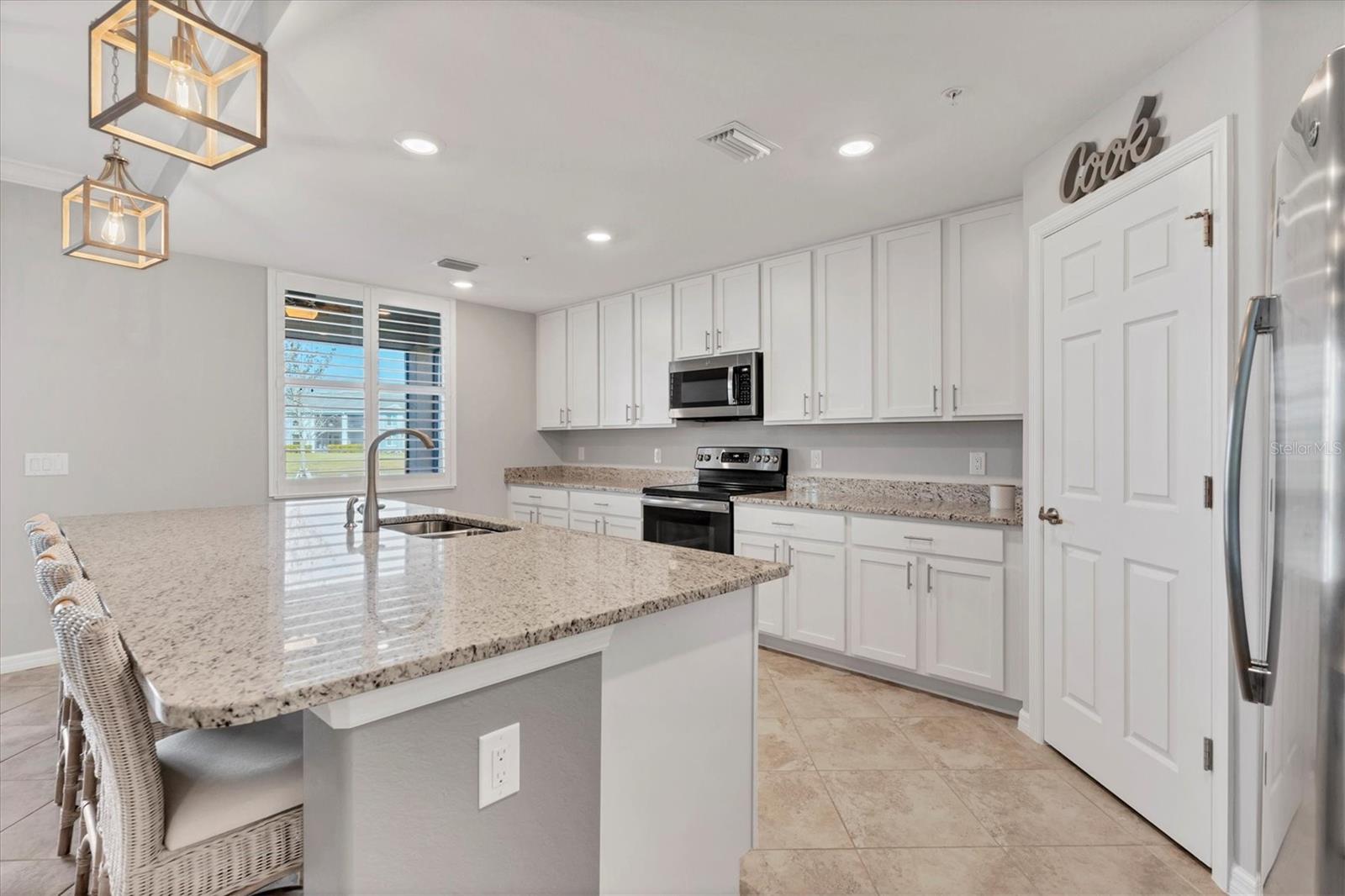 14025 BLACK BEAUTY DR #412