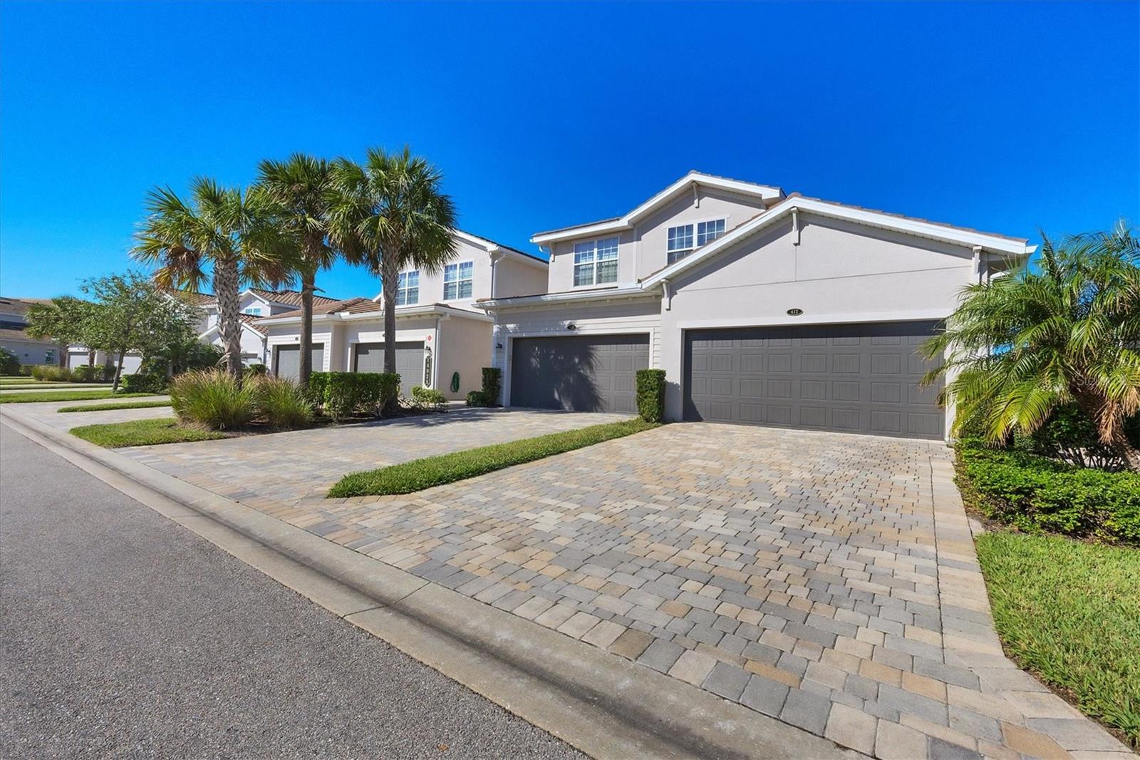 14025 BLACK BEAUTY DR #412