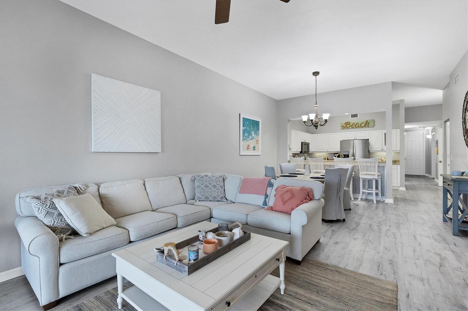 5117 MELBOURNE ST #B302