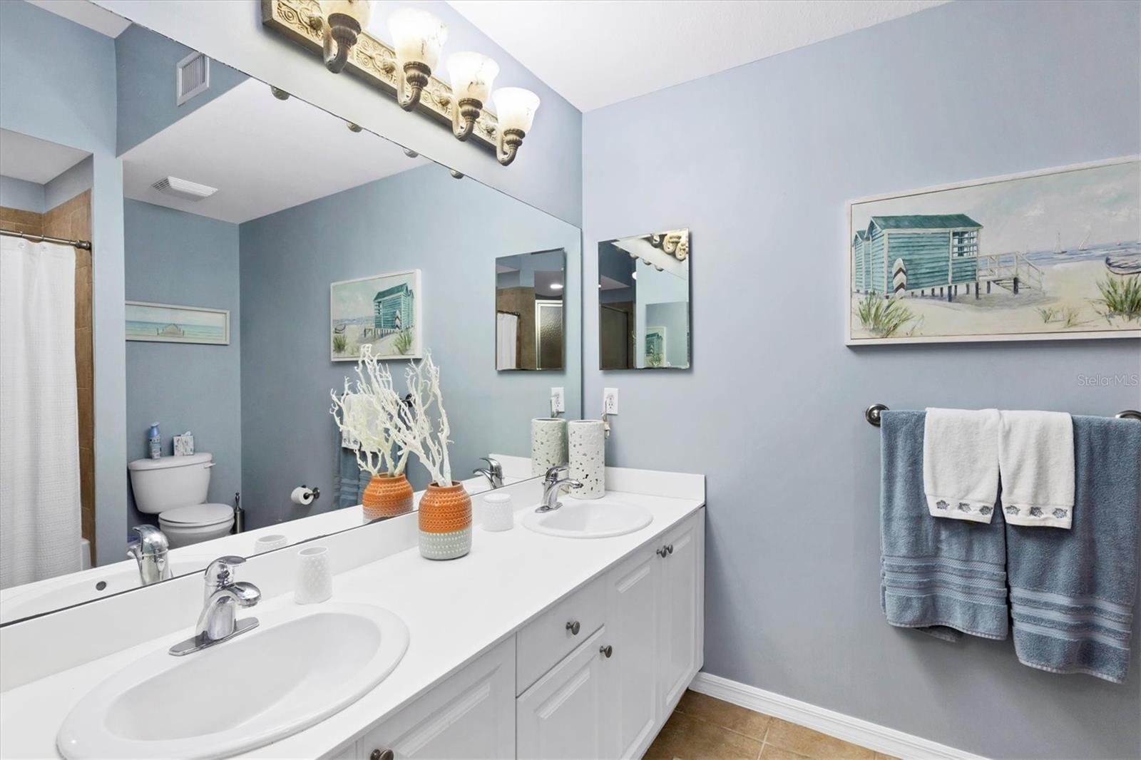 5117 MELBOURNE ST #B302