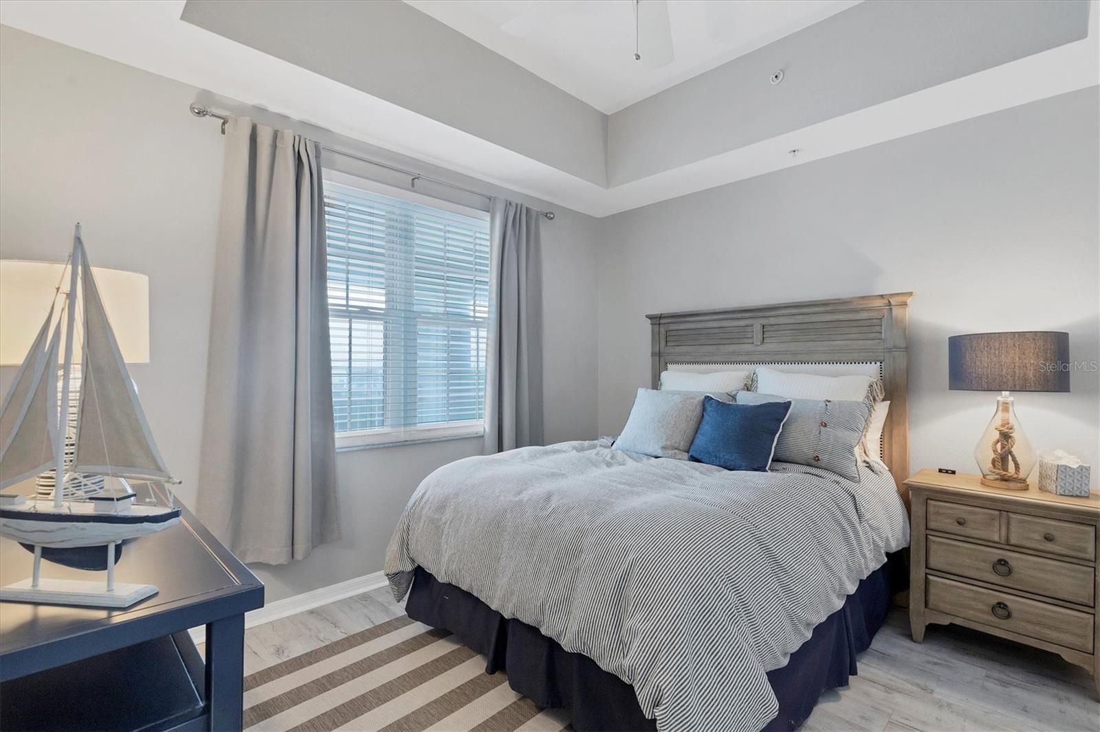 5117 MELBOURNE ST #B302