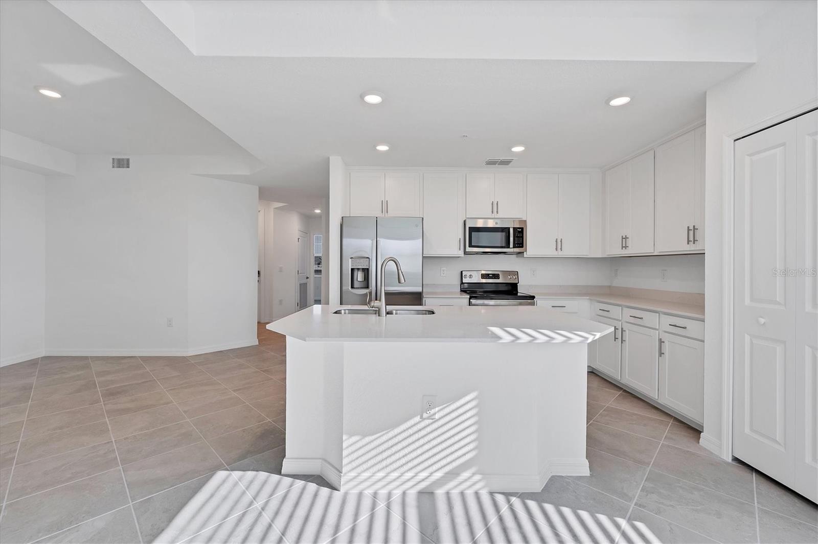 12240 WELLEN GOLF ST #201