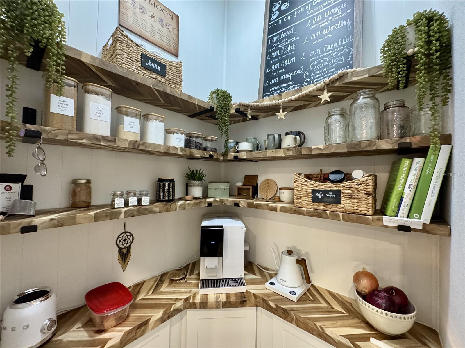 14271 HERITAGE LANDING BLVD #1525