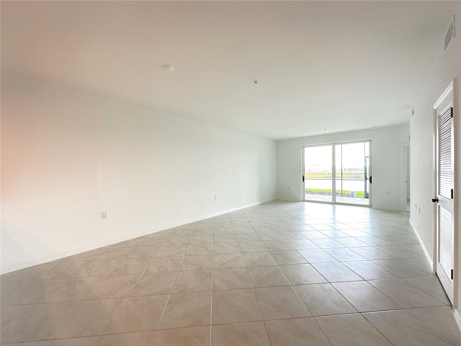 14204 HERITAGE LANDING BLVD #718