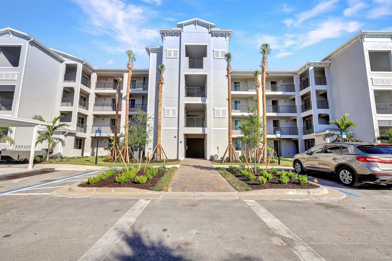 14141 HERITAGE LANDING BLVD #927