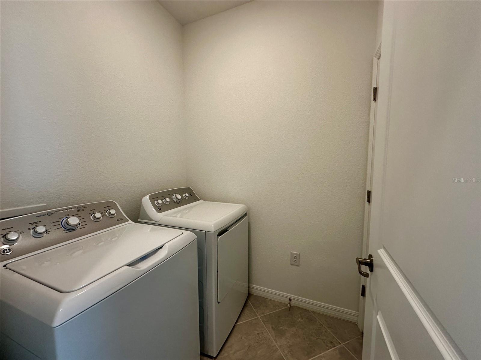 14174 POPPY FIELD LOOP #4721