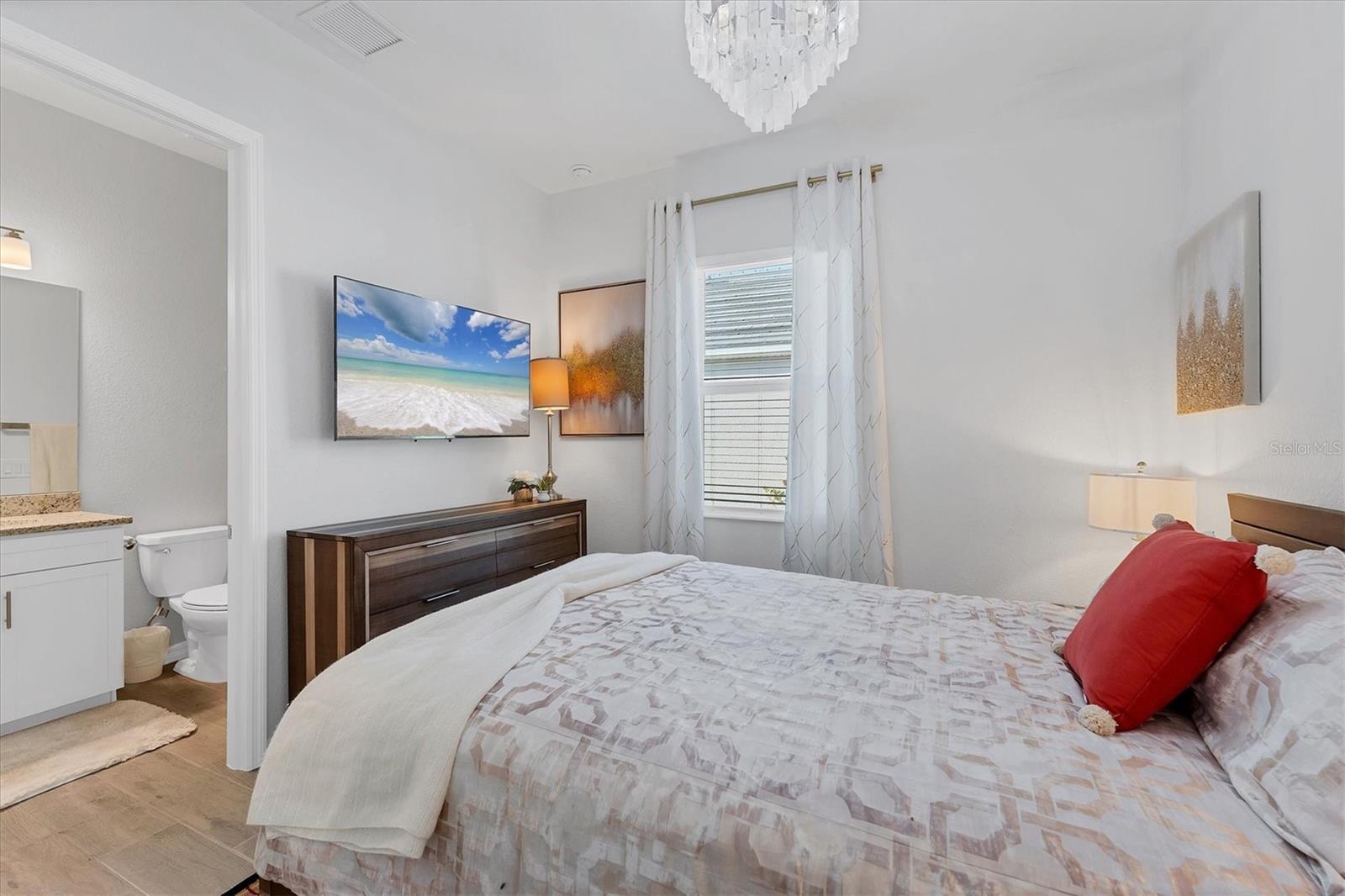 14381 HERITAGE LANDING BLVD