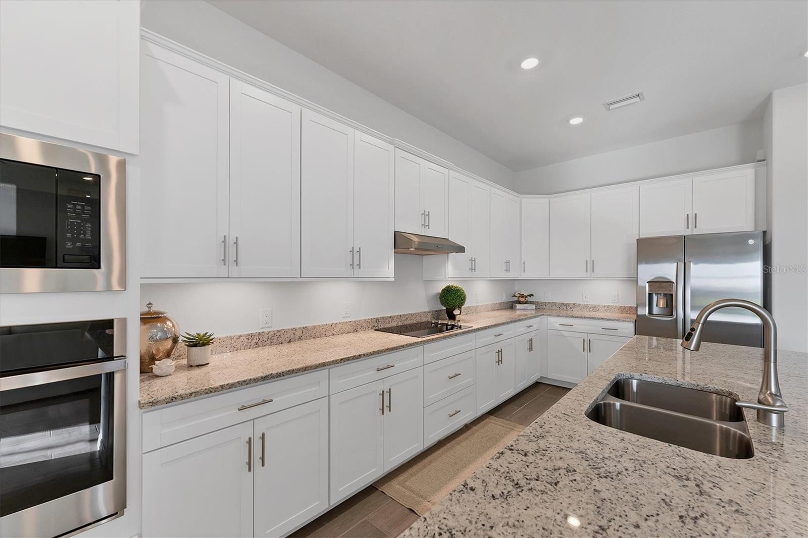 14381 HERITAGE LANDING BLVD