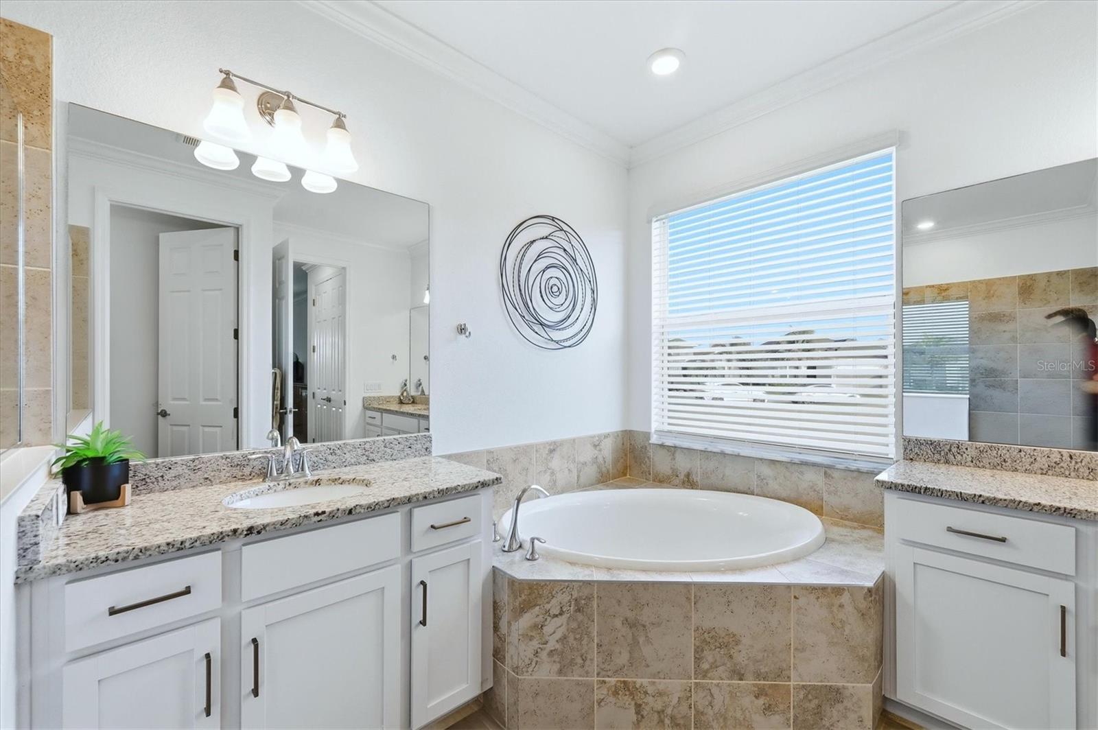 25025 OAK HAMMOCK CT